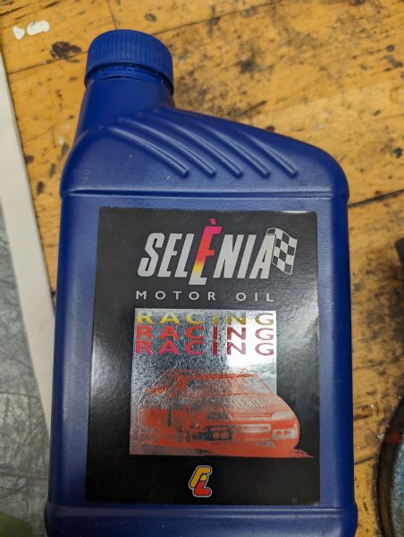 Selena Motor Oil 